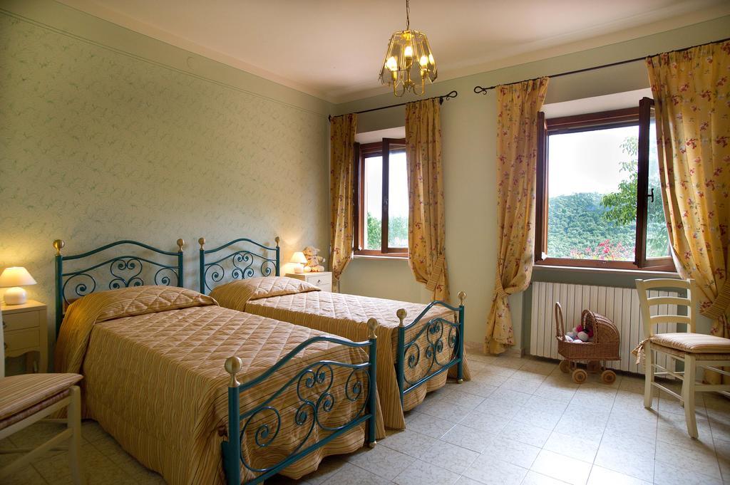 Agriturismo Podere Poggio Ai Cieli 圣吉米纳诺 客房 照片