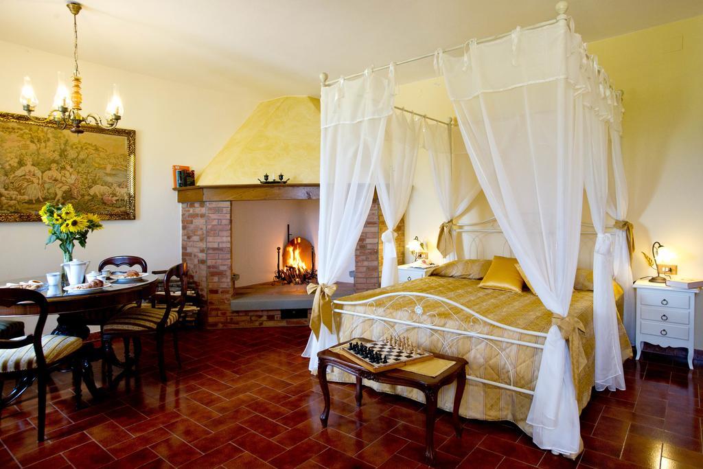 Agriturismo Podere Poggio Ai Cieli 圣吉米纳诺 客房 照片