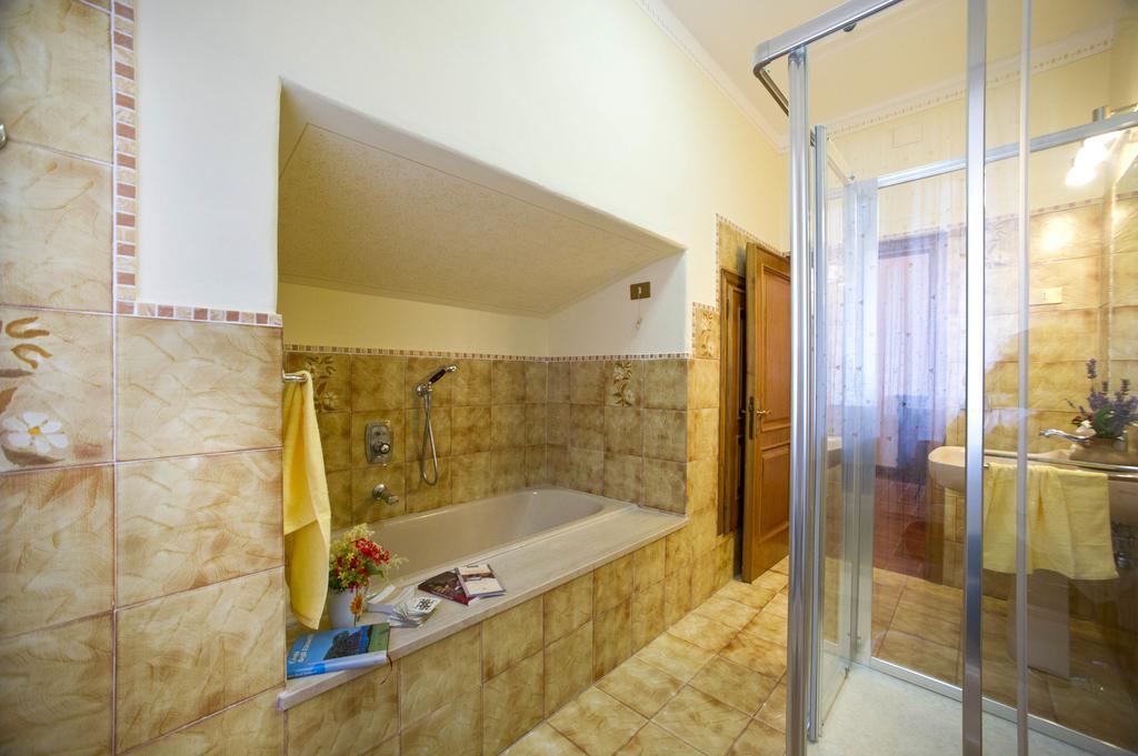 Agriturismo Podere Poggio Ai Cieli 圣吉米纳诺 客房 照片
