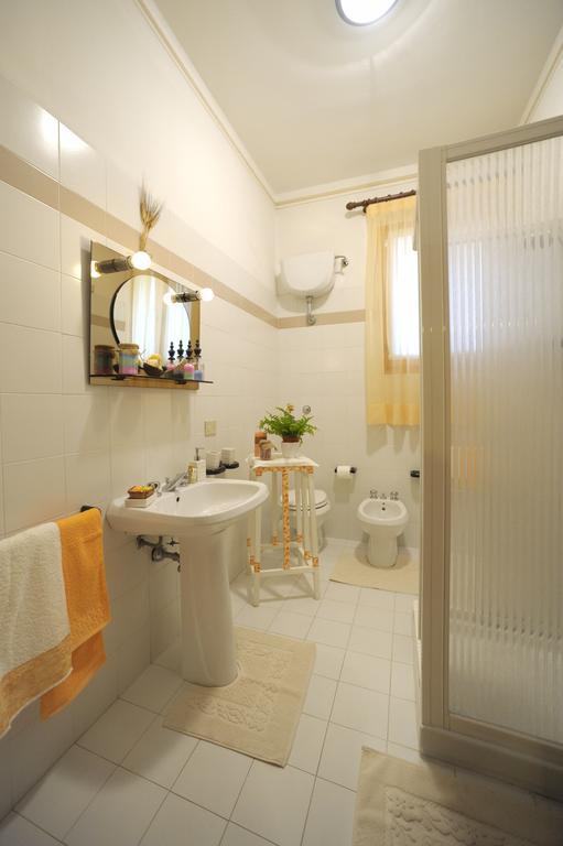 Agriturismo Podere Poggio Ai Cieli 圣吉米纳诺 客房 照片