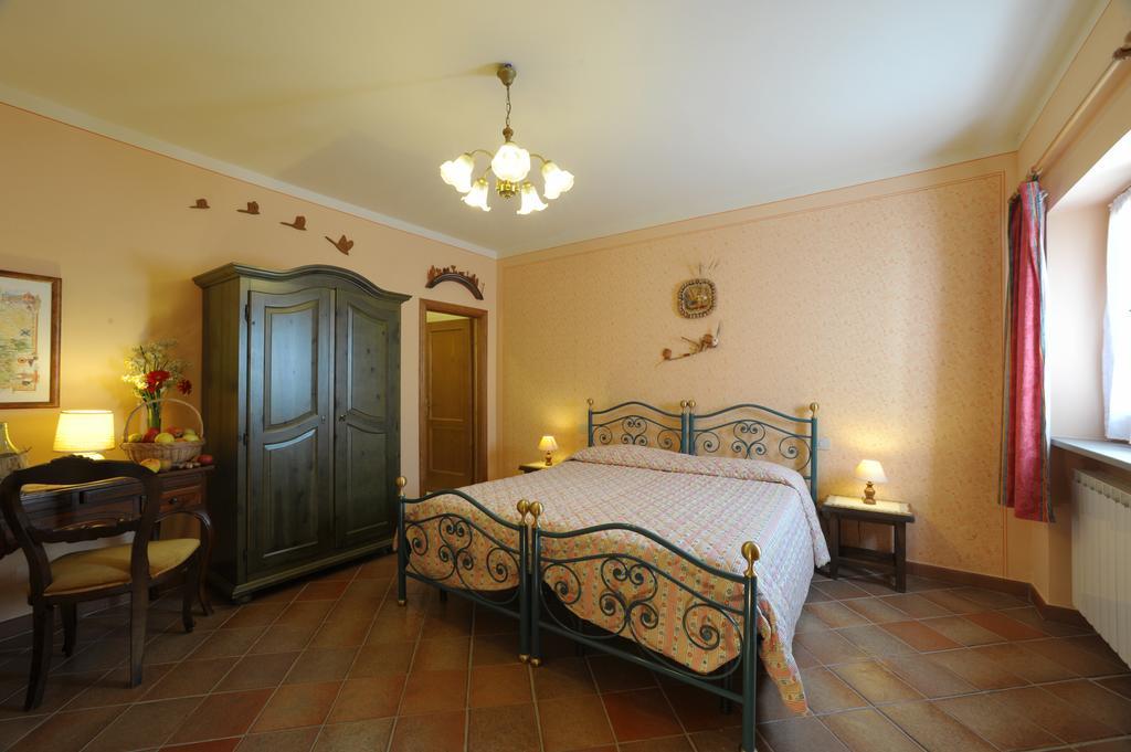 Agriturismo Podere Poggio Ai Cieli 圣吉米纳诺 客房 照片